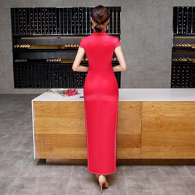 Sườn xám Lụa dài có hinh thât