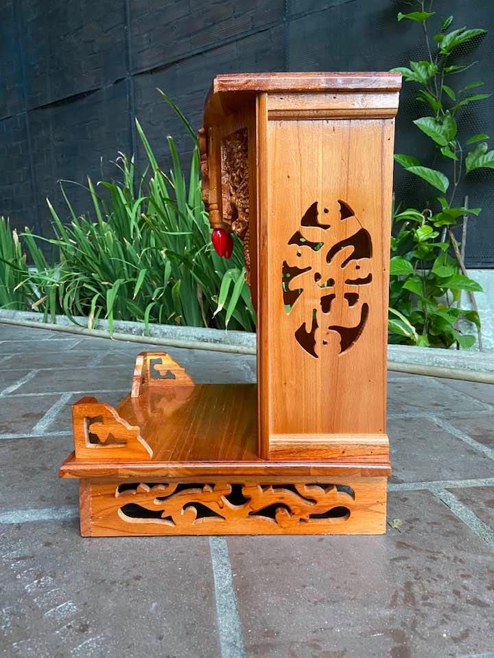 Bàn thờ thần tài gỗ xoan