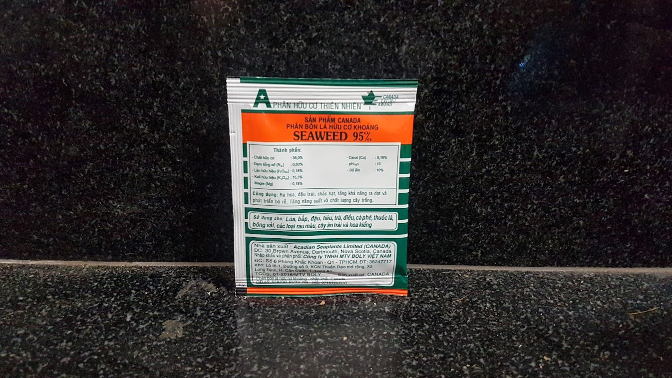 Phân bón lá hữu cơ khoáng Seaweed 1 gói.