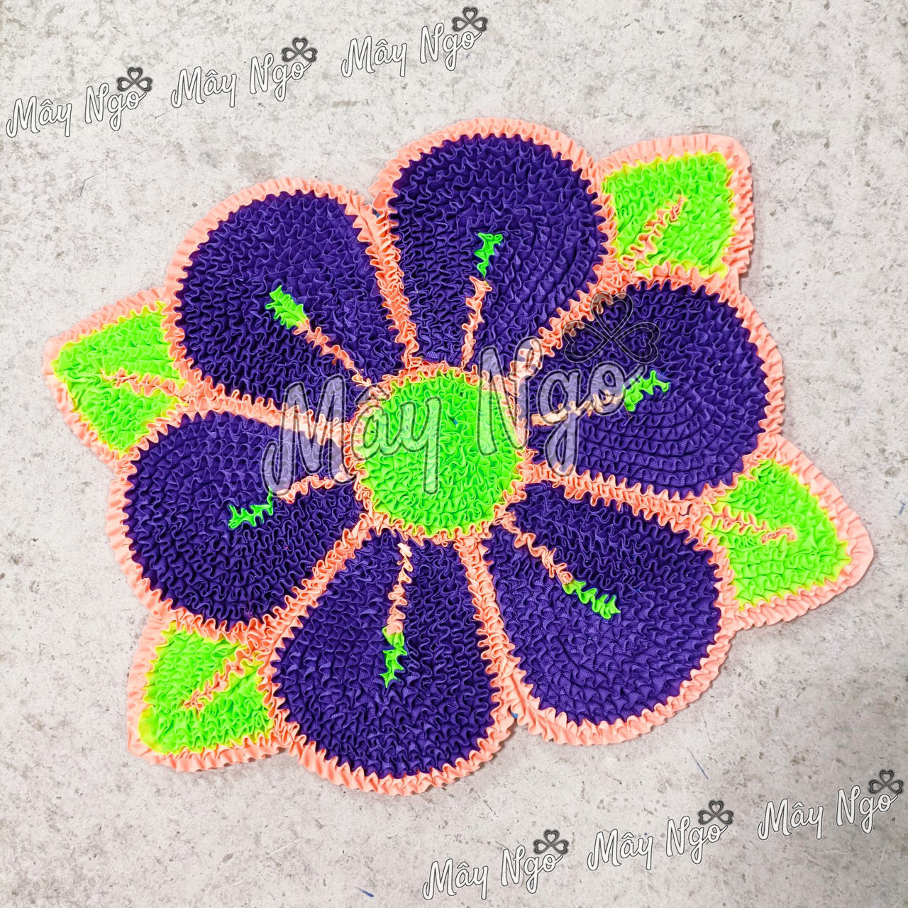 Thảm chùi chân hình hoa lá