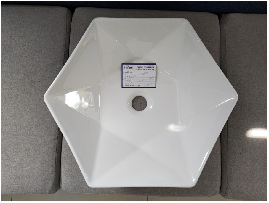 lavabo đặt bàn kim cương