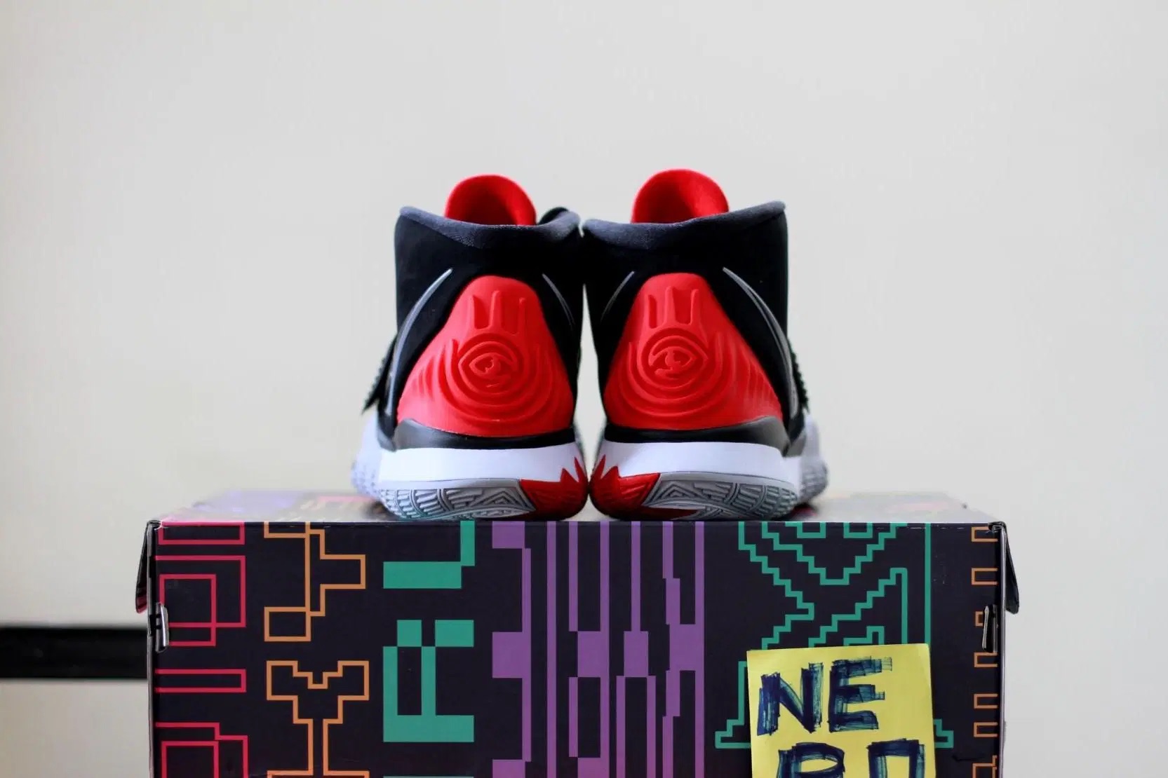 Giày bóng rổ Kyrie 6 Bred BQ4631-002