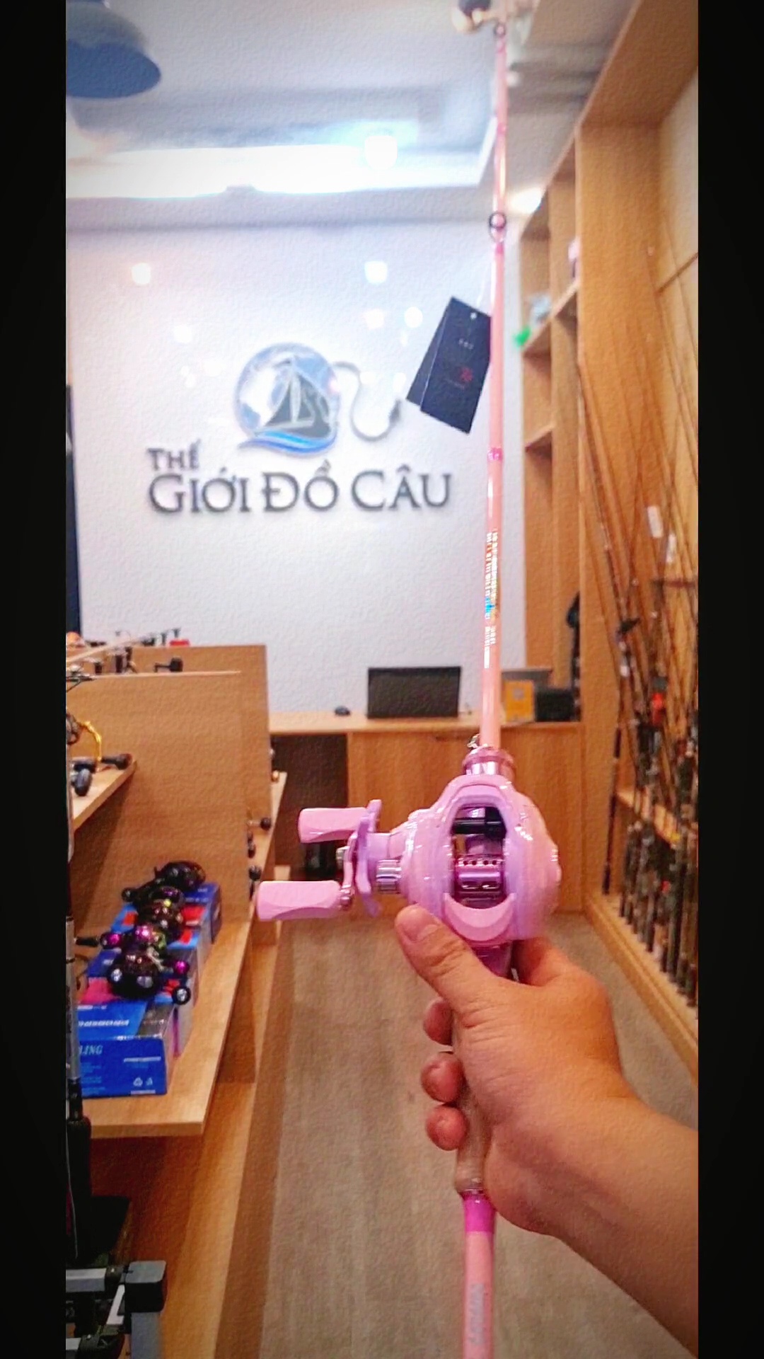 Combo câu Lure cần + máy màu hồng