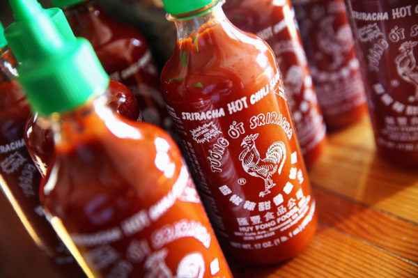 Tương ớt con gà Sriracha hot chili sauce  (255g-266ML)