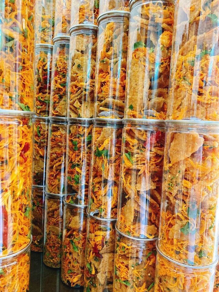 Cơm cháy khô gà