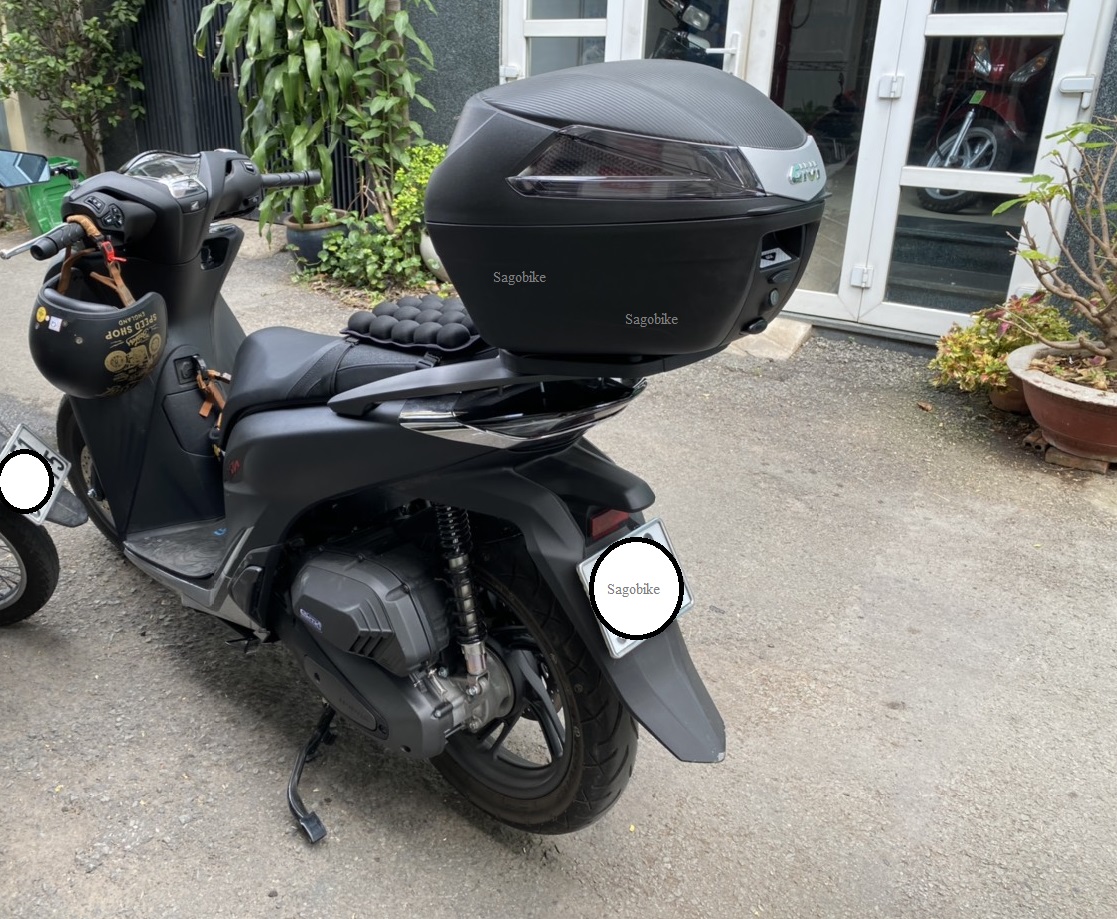 [HCM]Thùng givi B34NT lắp cho xe SH