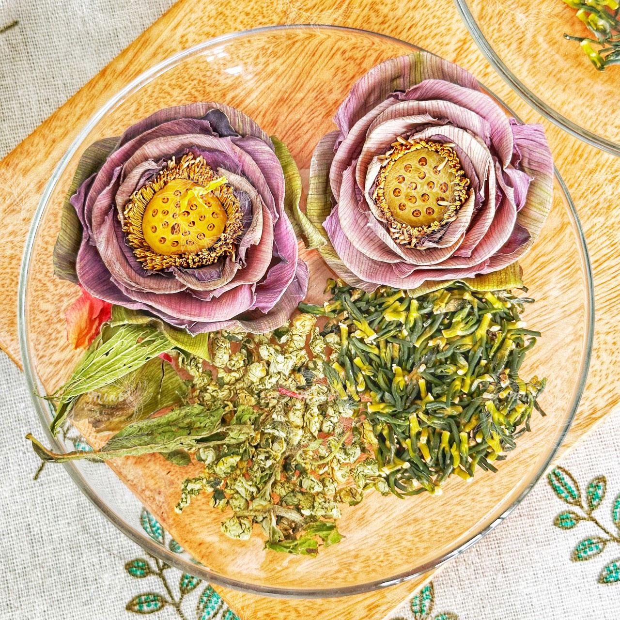 Trà Hoa Sen (Lotus) Mix Tâm Sen (Tim Sen) - Hộp 5 Set (Hoa Sen, Tâm Sen, Lá Sen, Cỏ Ngọt)