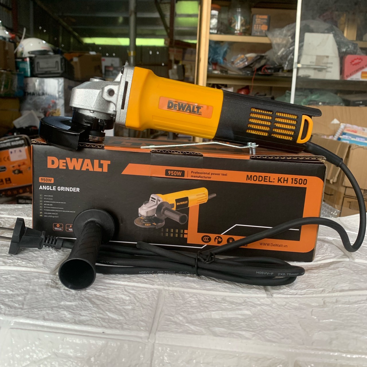 Máy mài cầm tay DW công suất 950W