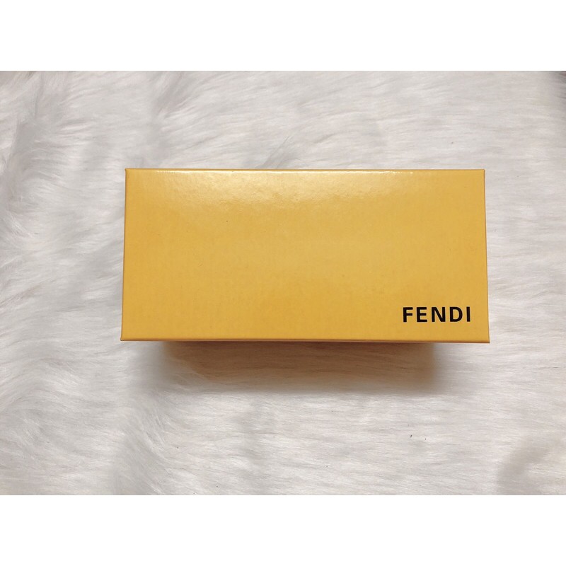 Hộp Đựng Kính Fendi