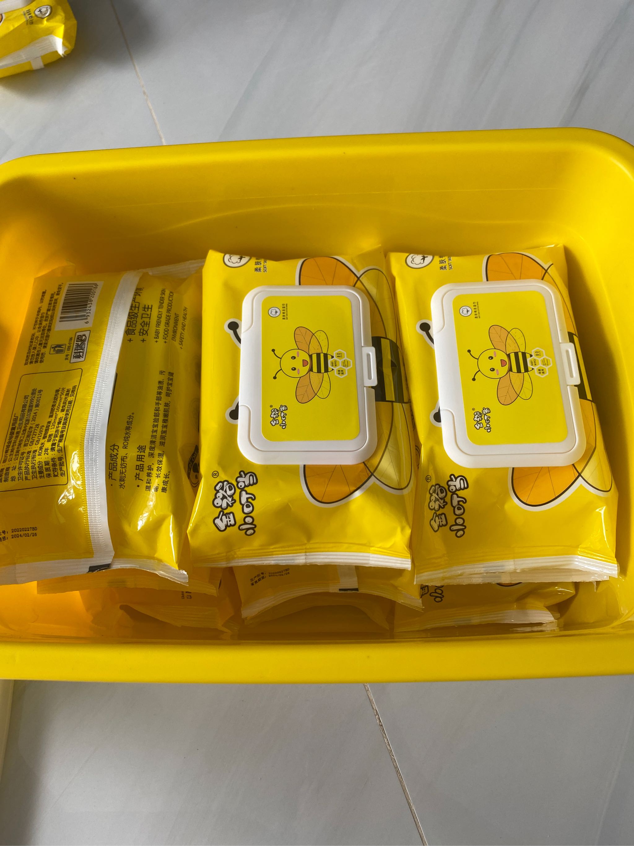 THÙNG 10 GÓI GIẤY ƯỚT VỊT VÀNG ( 1 BỊCH 80 TỜ )