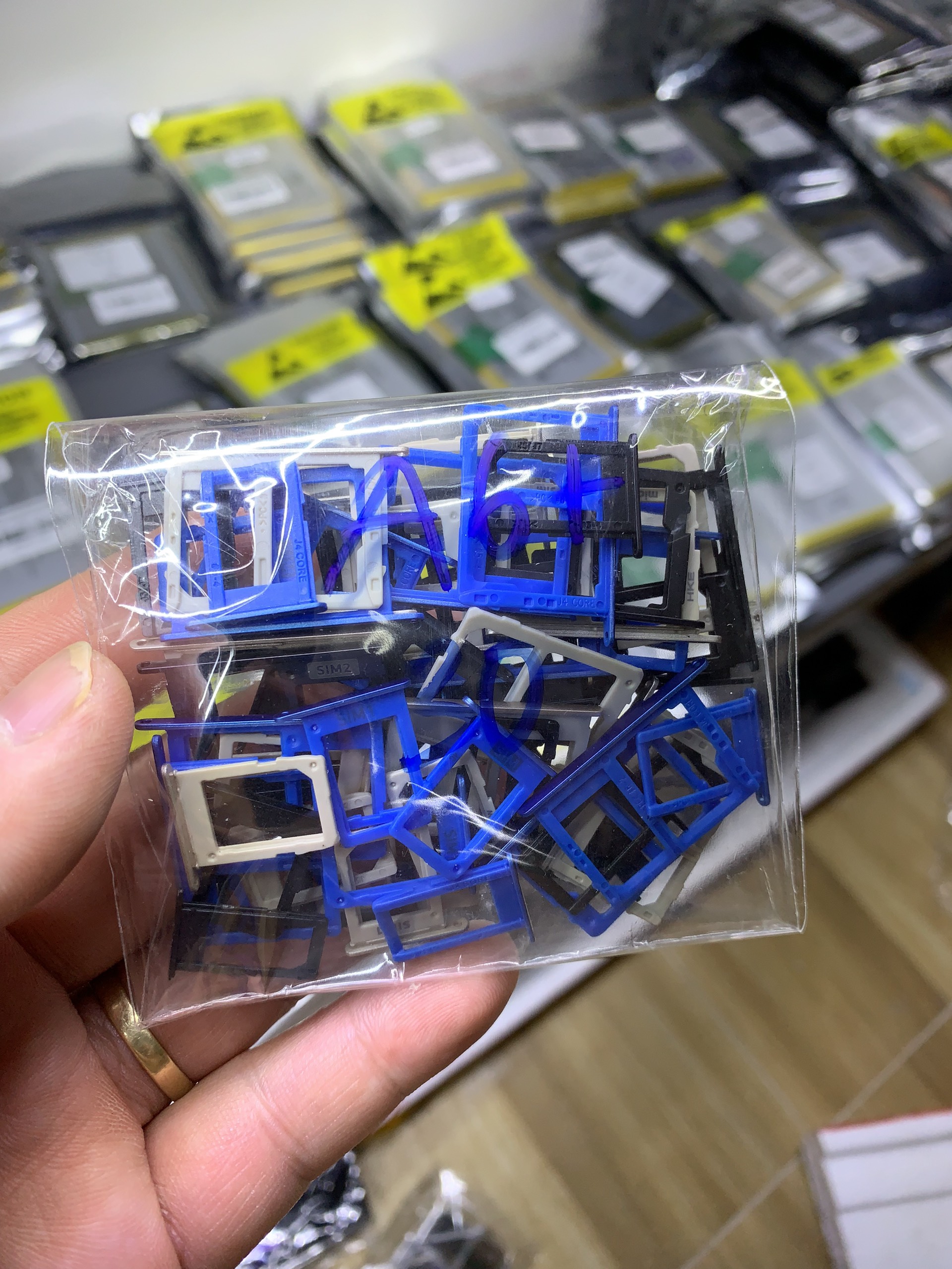 Khay sim samsung J4 core / J600 / A6 / A6+ / J8 / J810 / A600 ( 1 to, 1 bé )