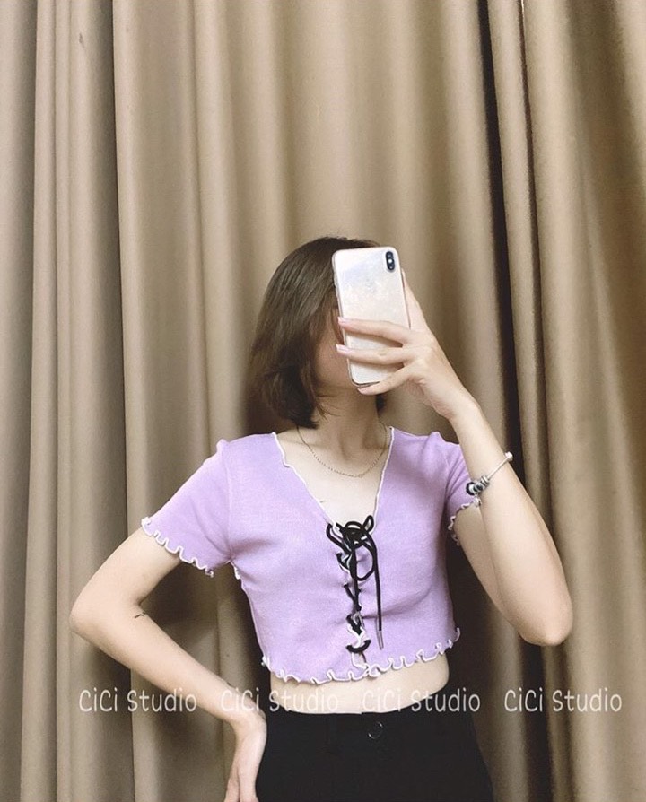 Áo croptop gân đan dây trước ngực, chất iệu tốt, bền màu, mang lại cảm giác thoải mái cho người mặc, cam kết sản phẩm như hinh