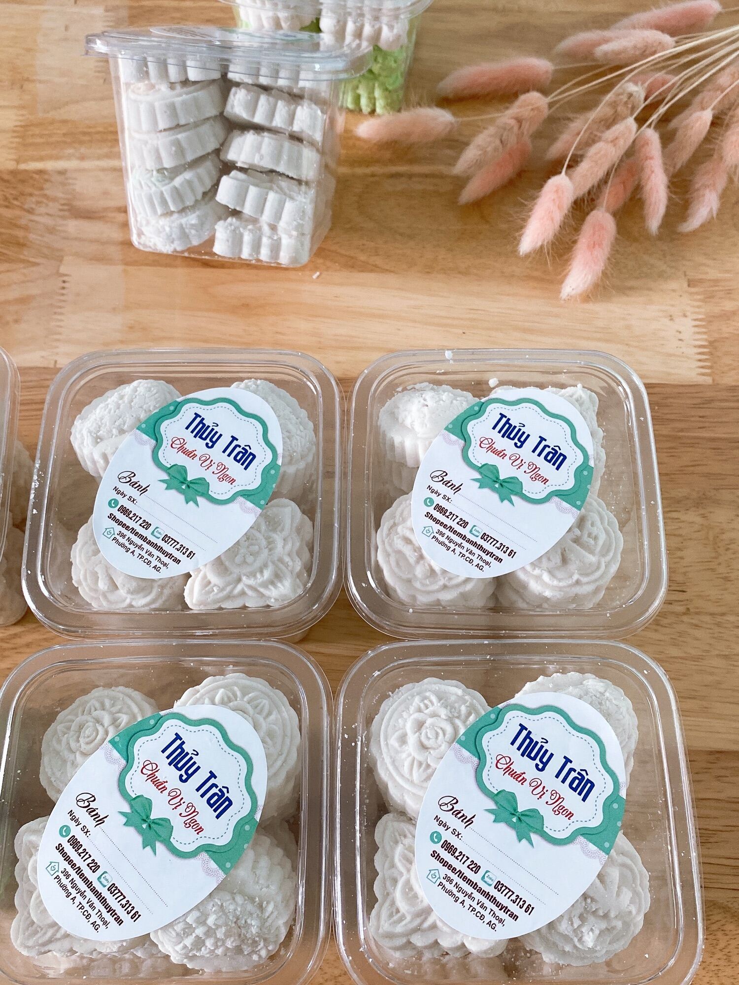 (Hộp 700gr) Bánh phục linh sầu riêng nguyên chất.
