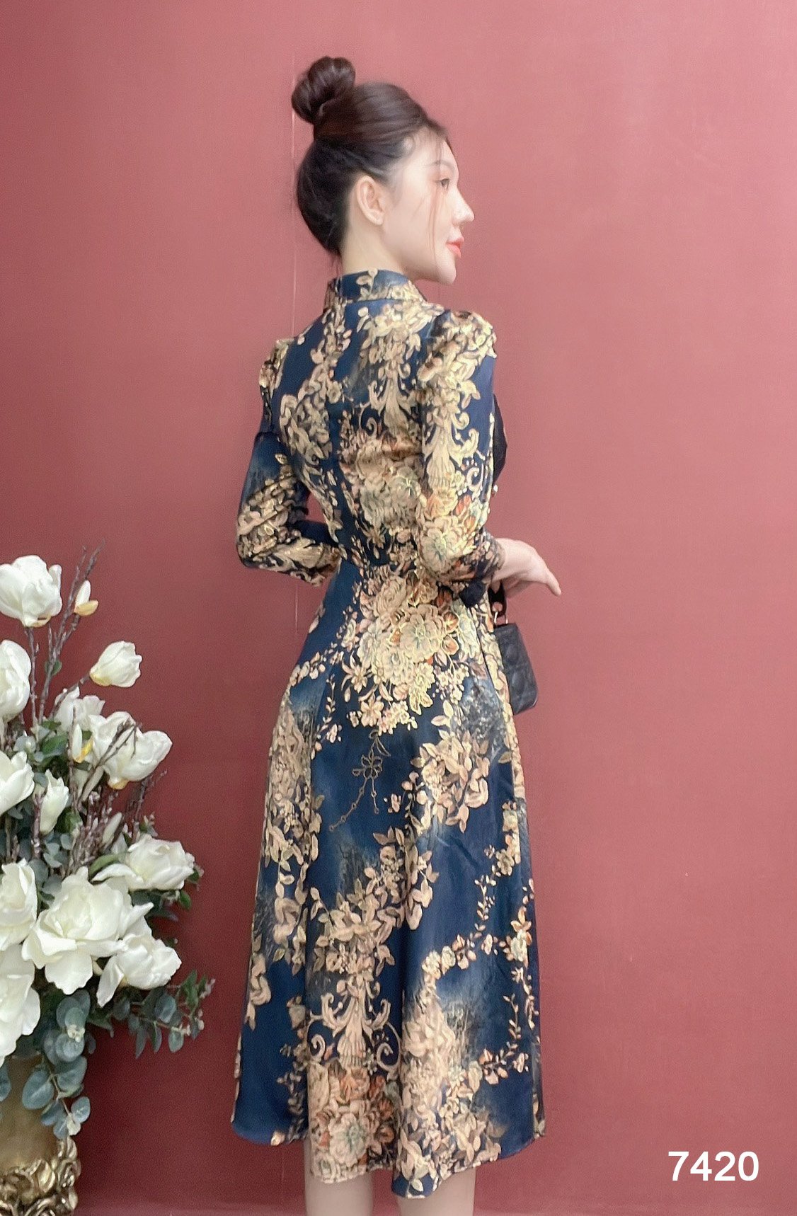 Đầm EMY EM7420 Xoè Midi Lụa Vân Pháp LVP Xanh Đen
