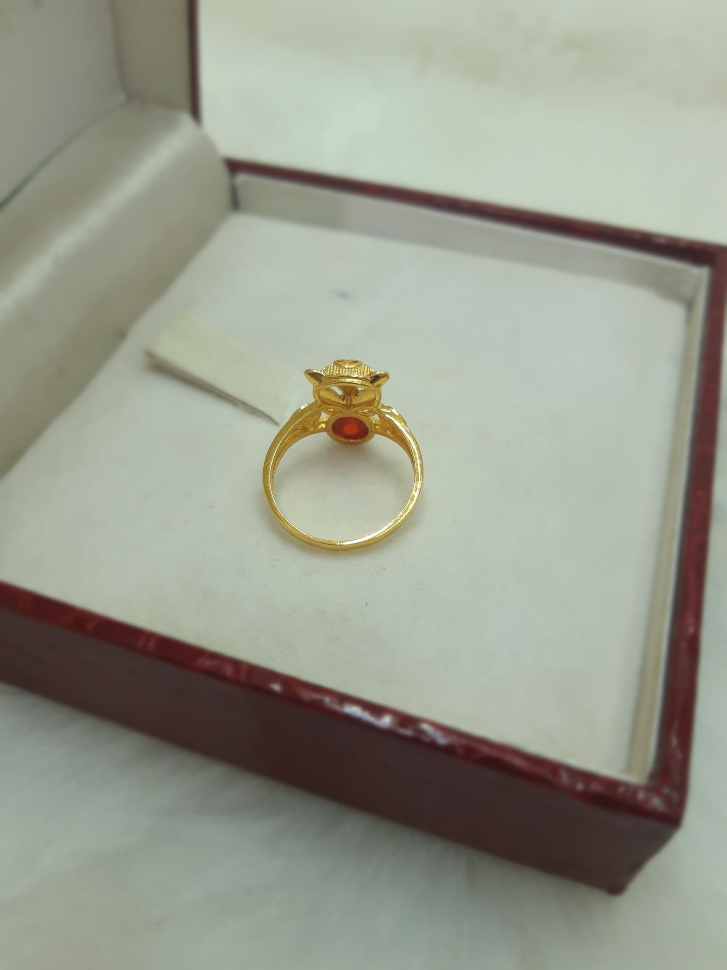 Nhẫn hồ ly vàng tây đá đỏ