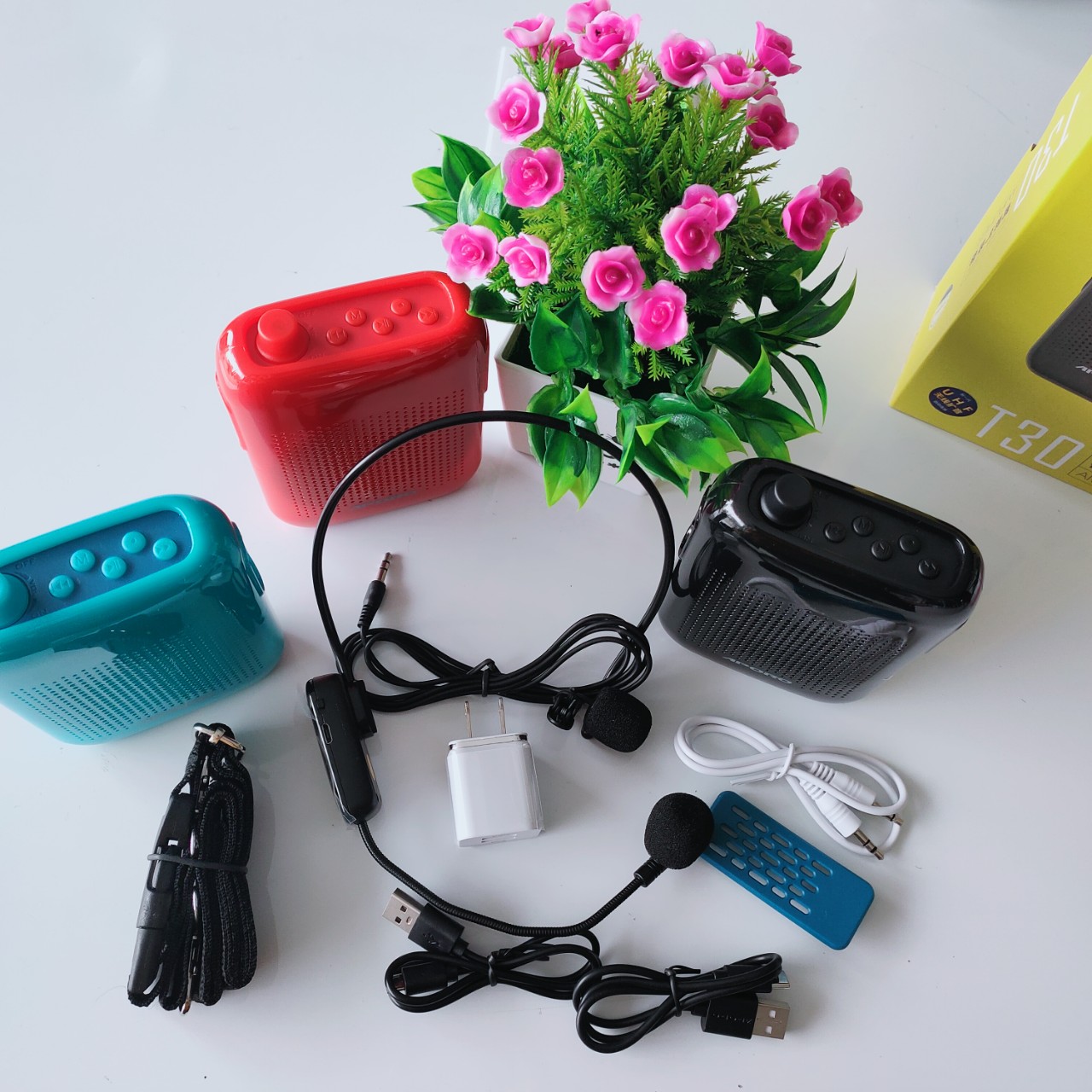 Máy trợ giảng không dây T30 UHF - Có bluetooth mẫu mới