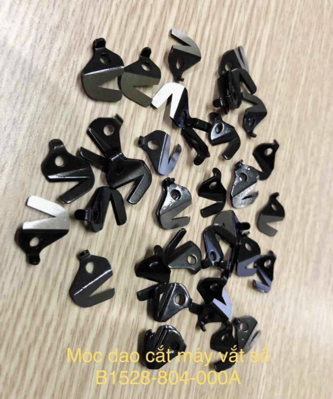 Móc dao cắt máy vắt sổ B1528-804-000A (CÁI)