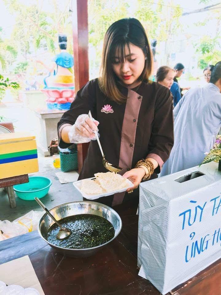 Đồ lam đi chùa nữ