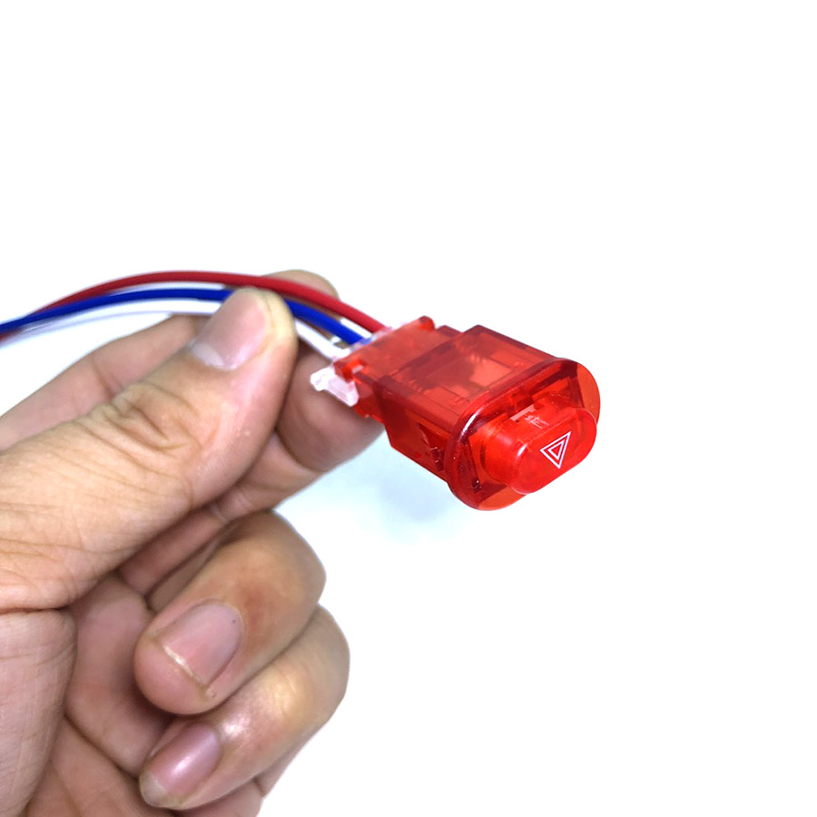 Công Tắc Hazard Khẩn Cấp Kèm Giắc Cắm [ 1 Chiếc ]