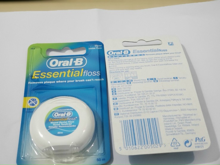 [HCM]Chỉ Nha Khoa Cao Cấp Oral B Essential Floss 50m