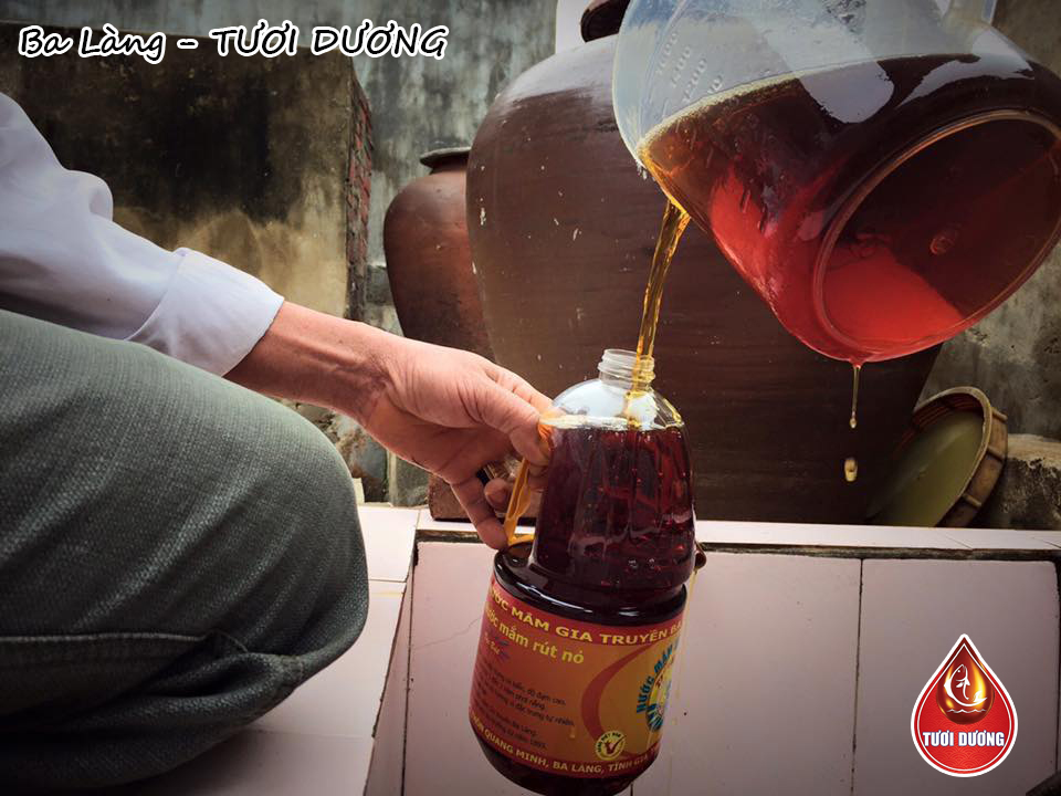 Nước mắm Thượng Hạng Ba Làng cốt cá cơm chai 1 lít