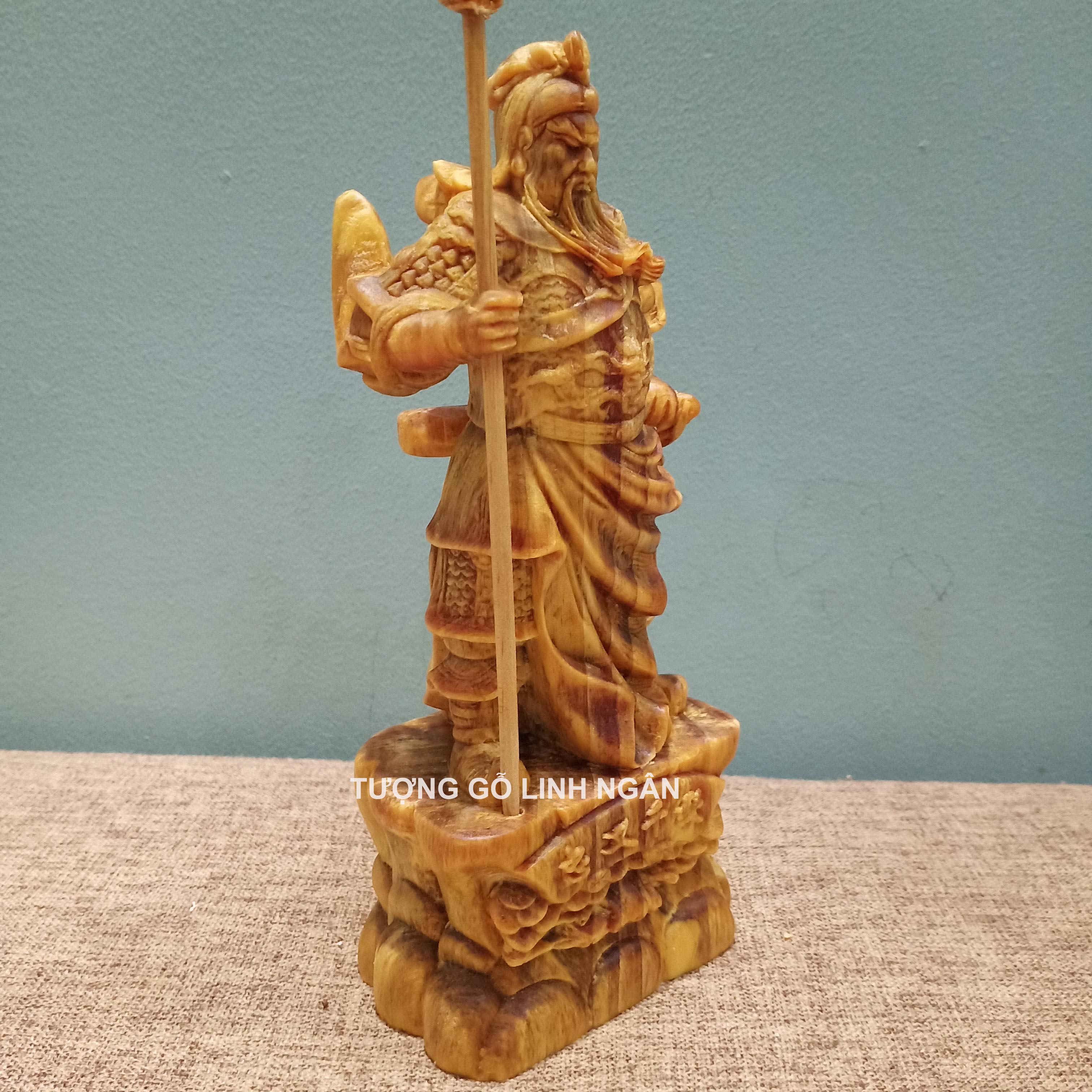 Tượng Quan Công gỗ huyết long cao 20 cm