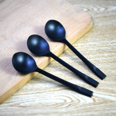 Thìa nhựa dùng một lần