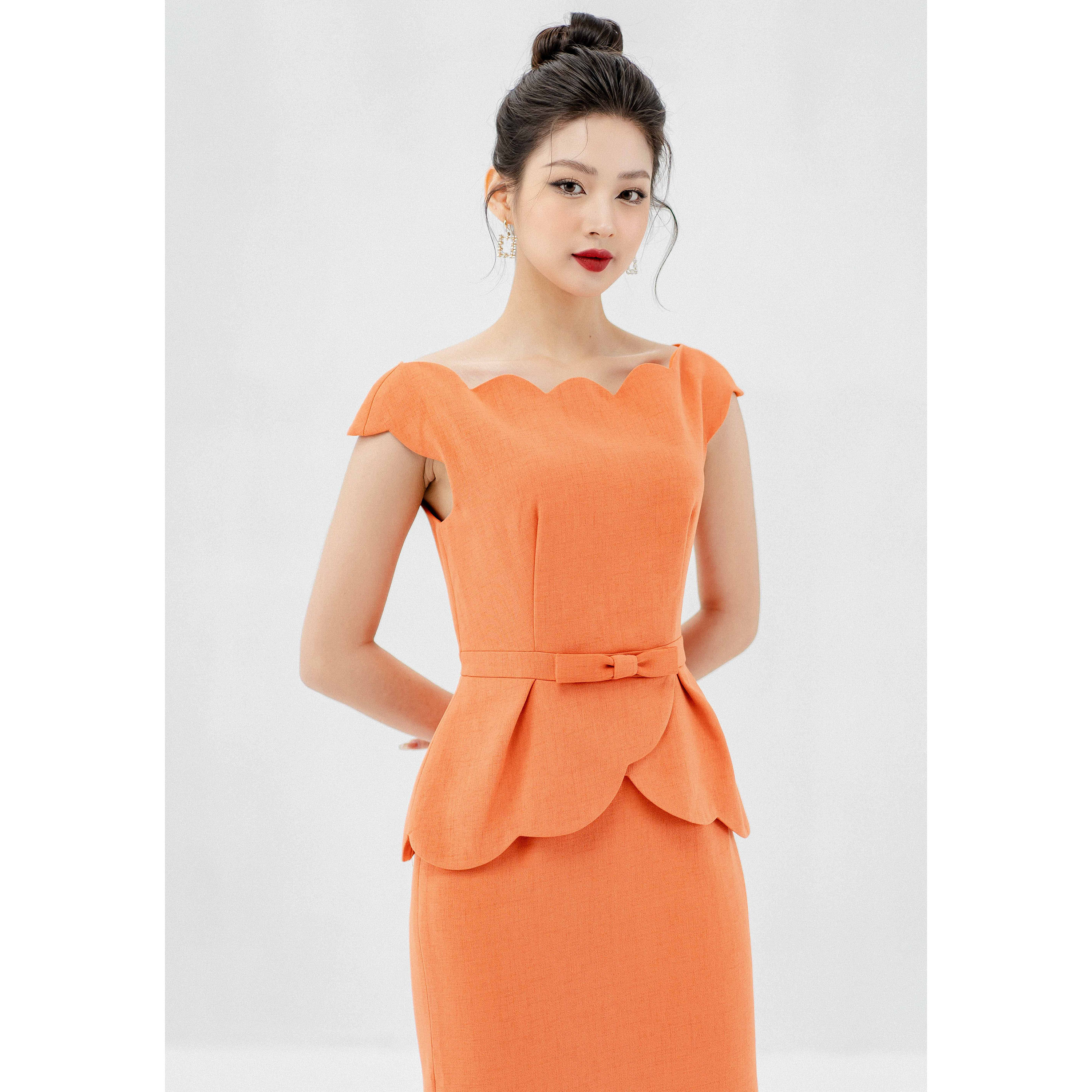 Đầm trễ vai phối nơ thời trang SIXDO (Scalloped Neck Midi Brocade Dress)