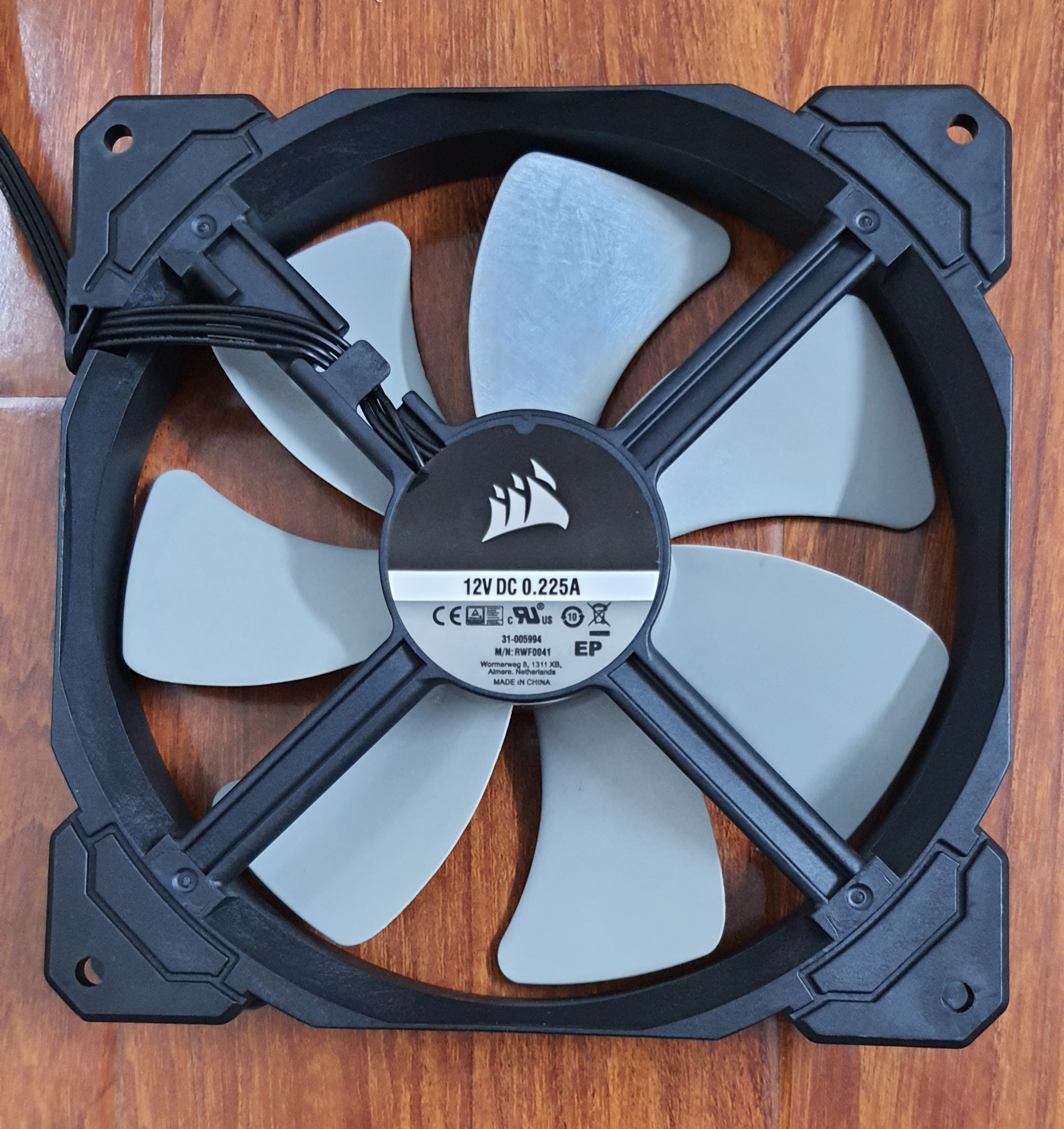 Quạt tản nhiệt Fan Corsair ML140