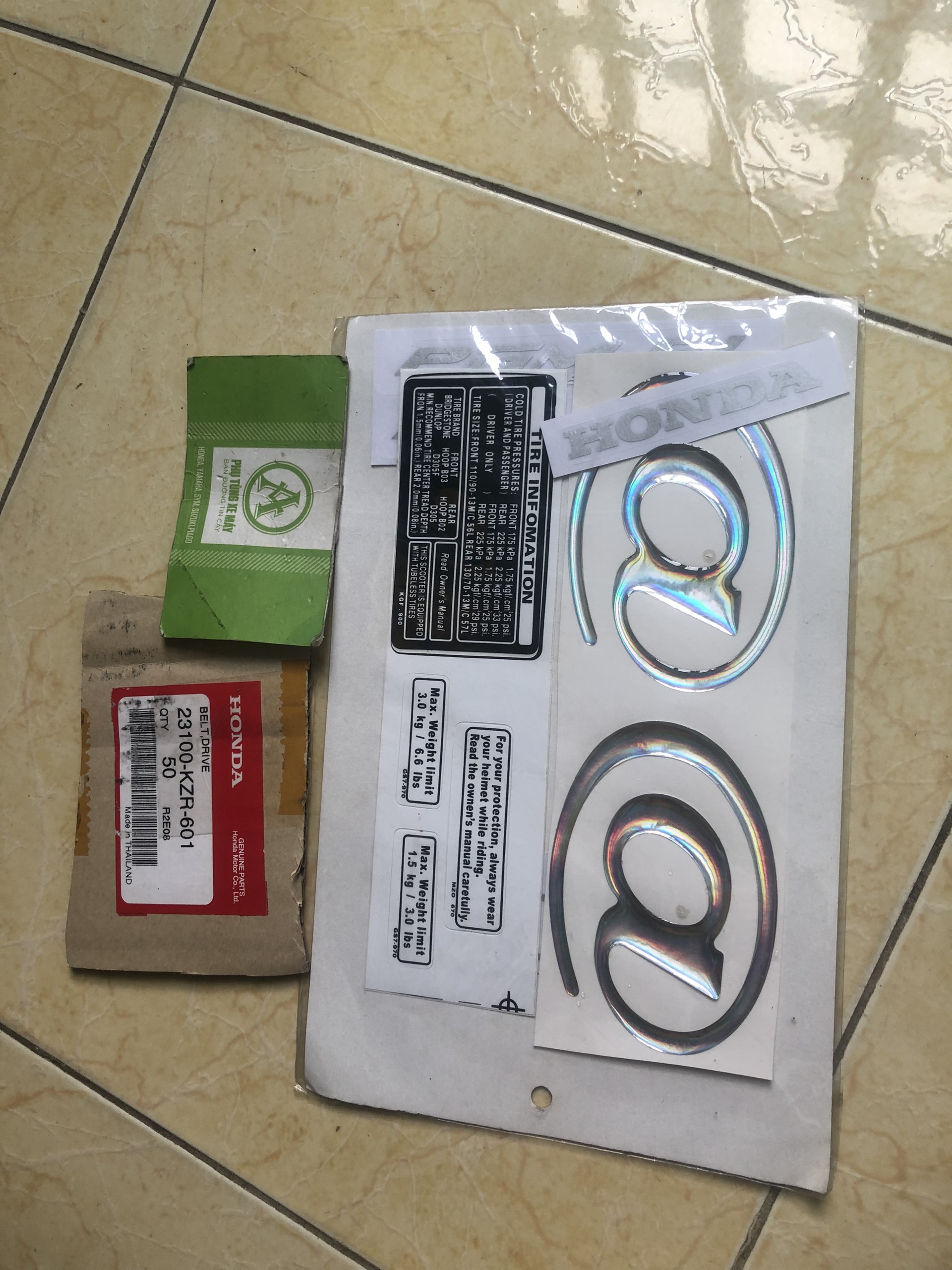 Bộ tem decal chữ nổi A còng