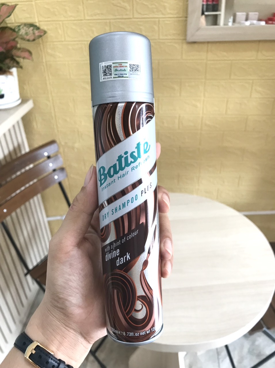 DẦU GỘI KHÔ DÀNH CHO TÓC ĐEN BATISTE 200ML