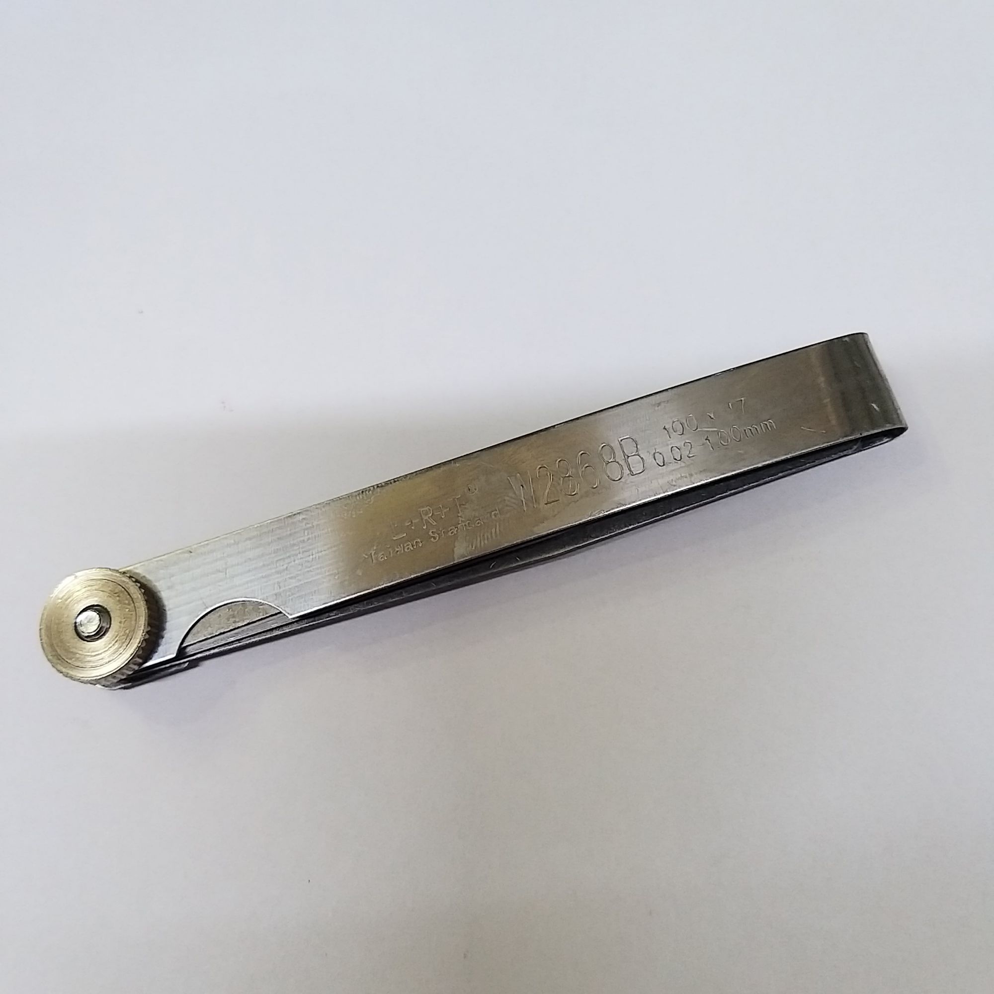 Thước Căn lá Cao Cấp 100B17 Lá 0.02-1mm (Bạc)