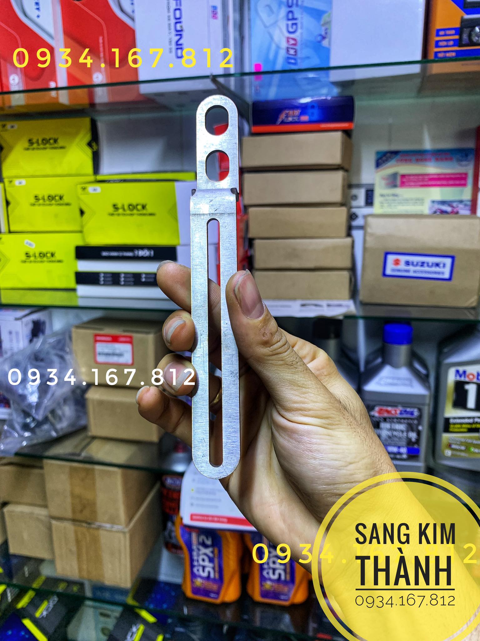 Pad lắp đèn l4x cho xe vario và đèn bi cầu mini vị trí chân phuột xe