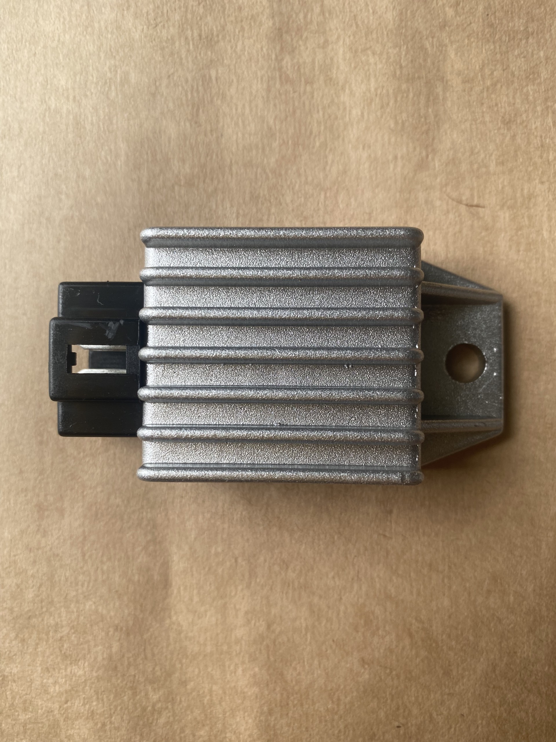 Cục sạc Shark độ zin cho xe Wave 100cc.