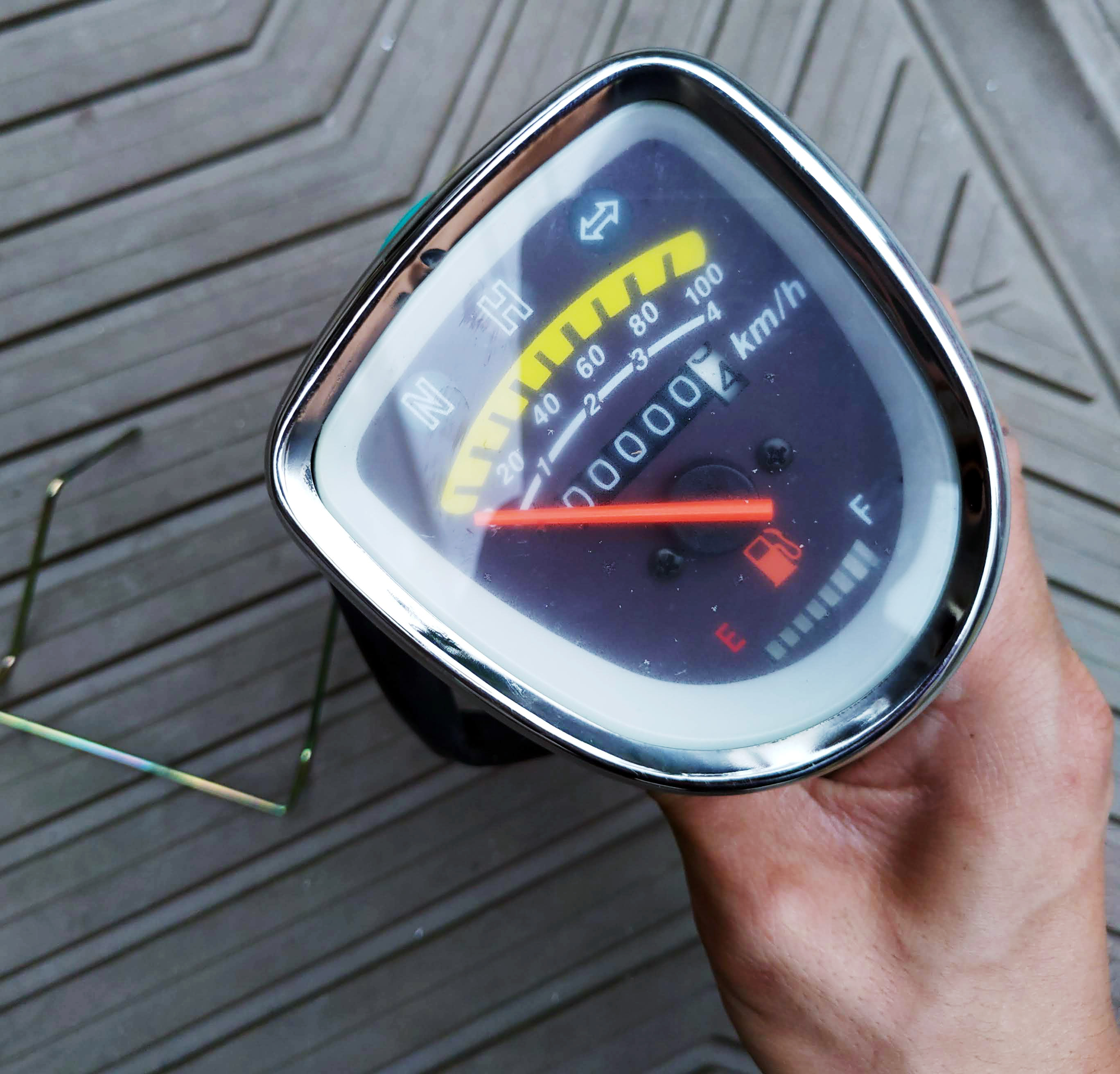 Đồng hồ 81 có báo xăng điện tử + km/h