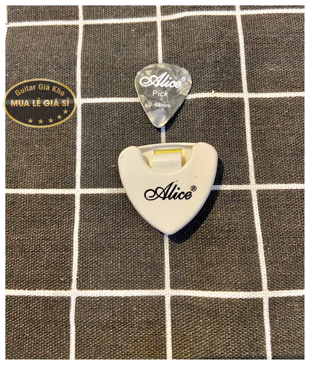 [HCM]Combo Hộp đựng + phím pick gãy đàn Guitar