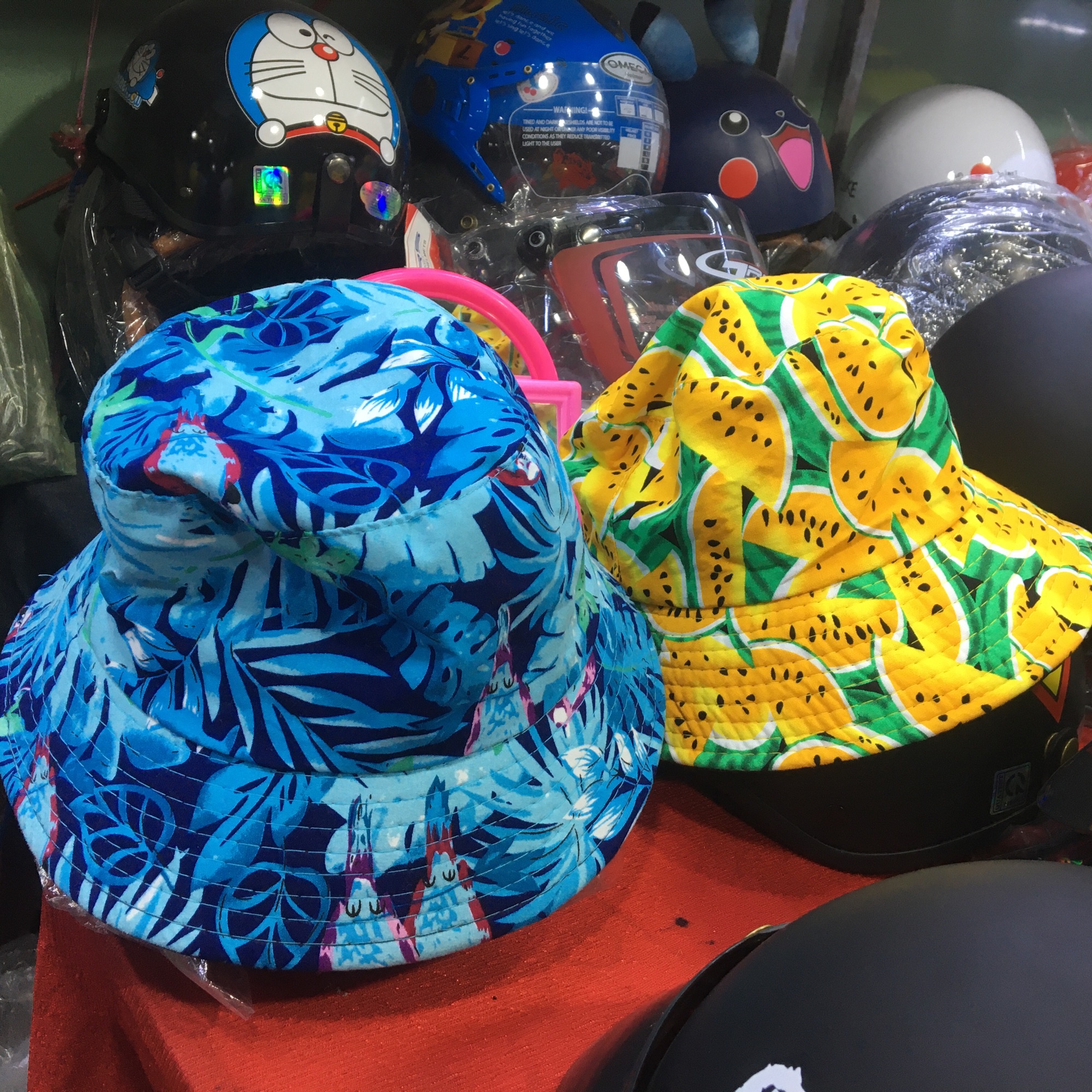 Nón bucket dưa hấu vàng
