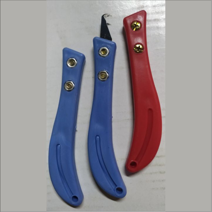 [Hcm] Thread Cutting Knife - Plastic Handle (Random Color)