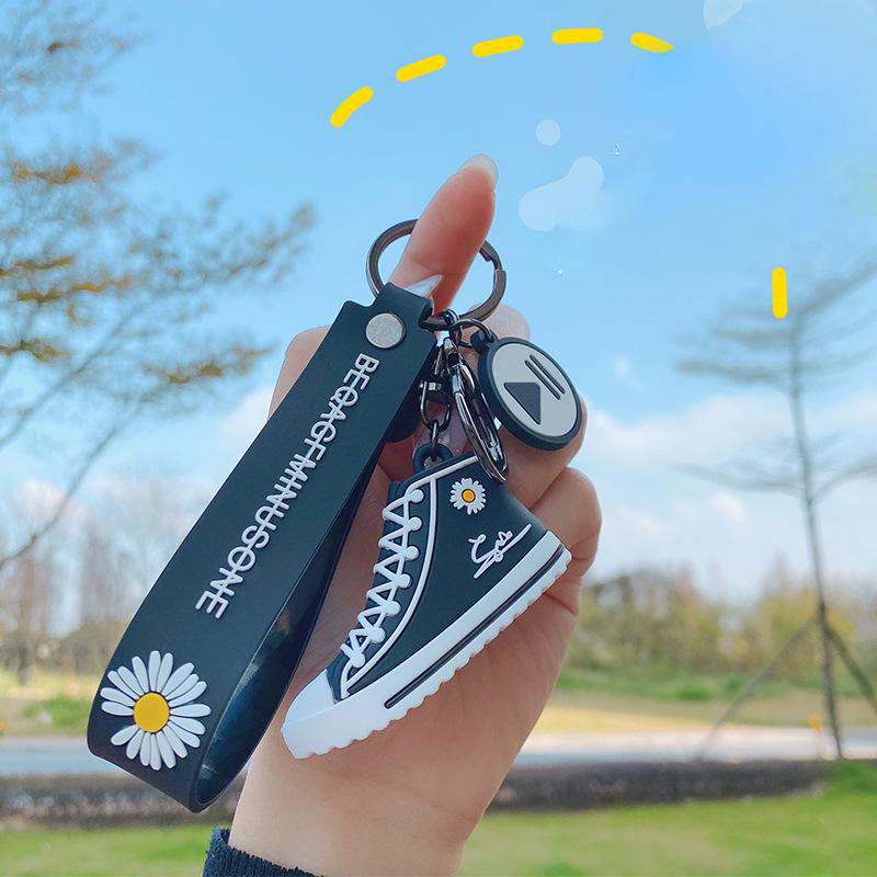 [HCM]Móc khóa Giày hoa cúc 3D