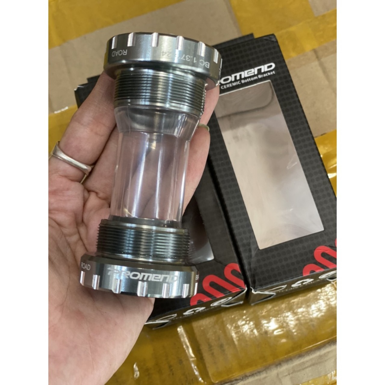 BB vặn Promend BB-R68H Bạc đạn ceramic