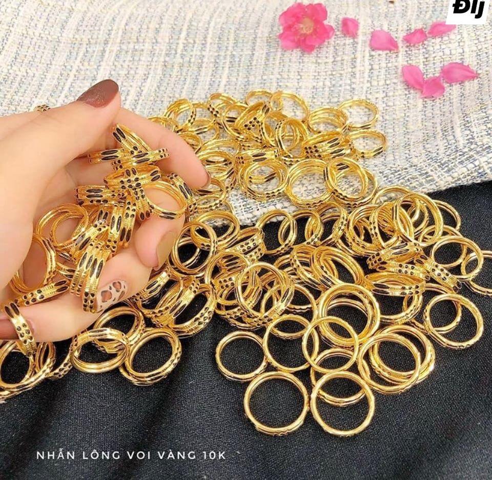 Nhẫn lông vo i vàng tây có hóa đơn bảo hành