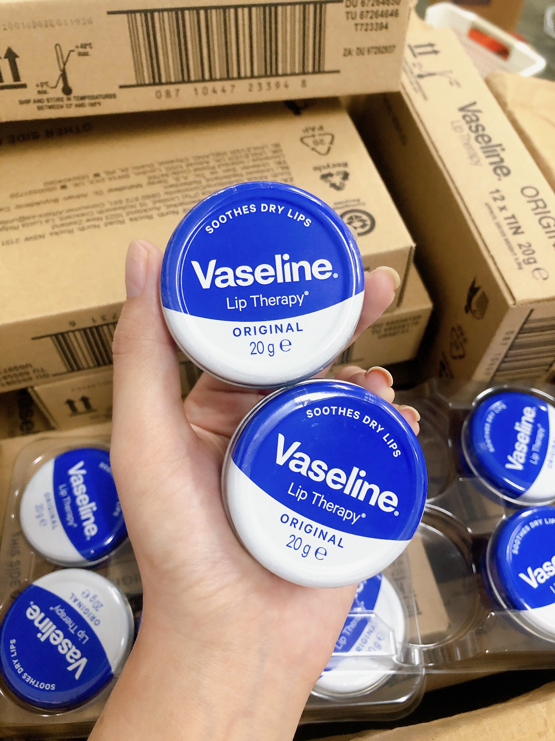 Sáp dưỡng môi Vaseline Lip Therapy 20g