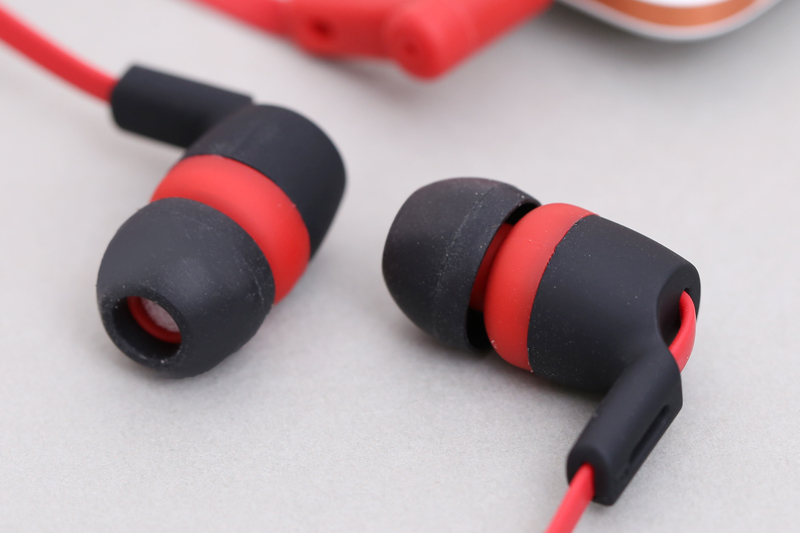 Tai nghe nhét trong Kanen IP-218 đen đỏ