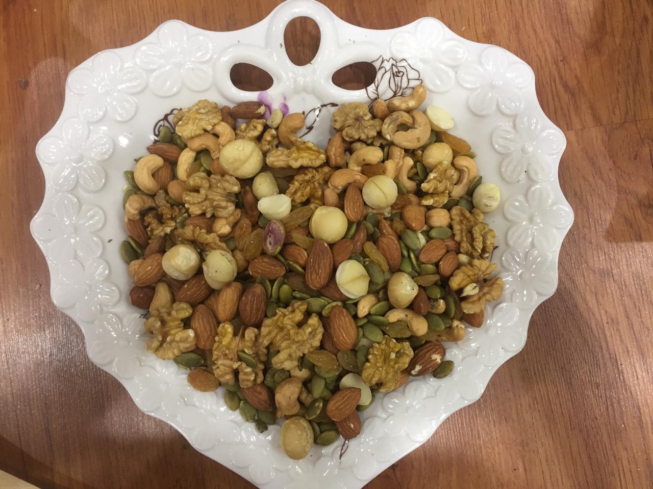 500g hạt hỗn hợp mix 6 loại hạt (macca, hạnh nhân, óc chó, điều, bí, hướng dương, nho)