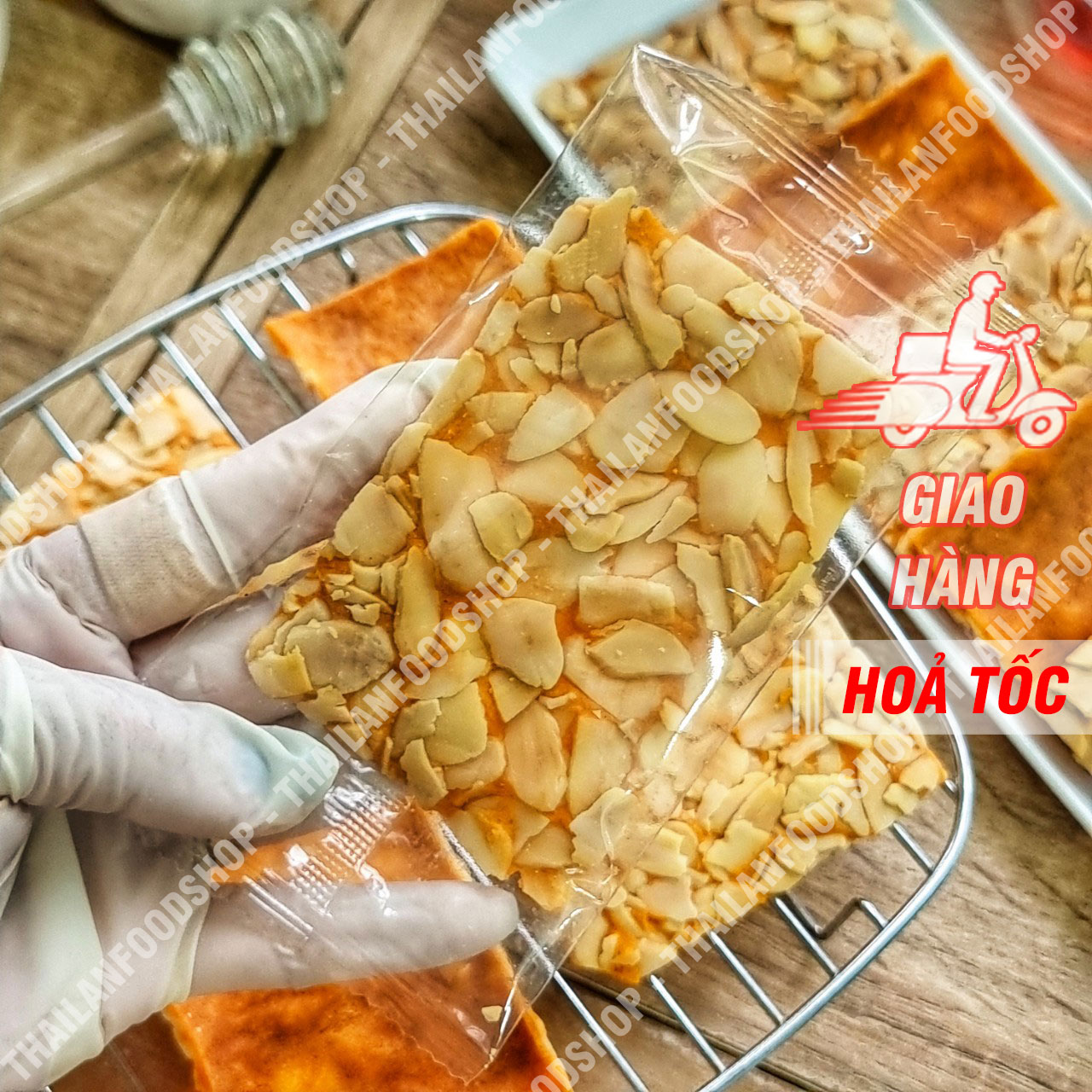 Bánh Ngói Hạnh Nhân Trứng Muối - Lon 300gr