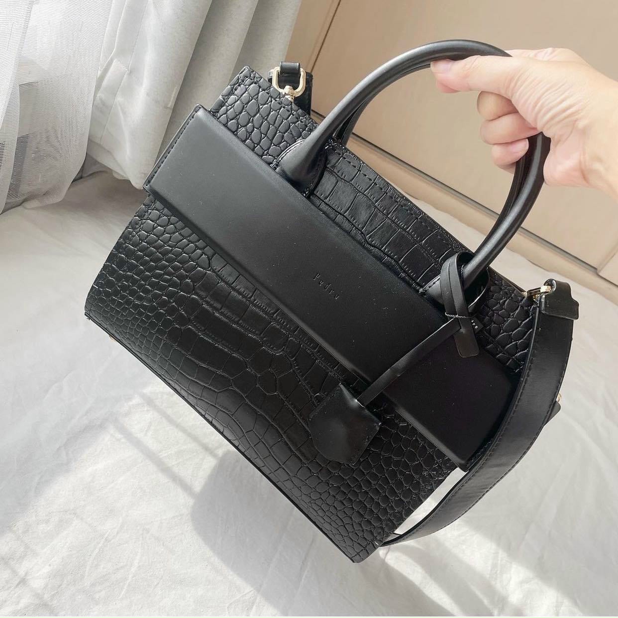 Túi xách công sở PEDR0 đang on web siêu xinh PW2-46390008