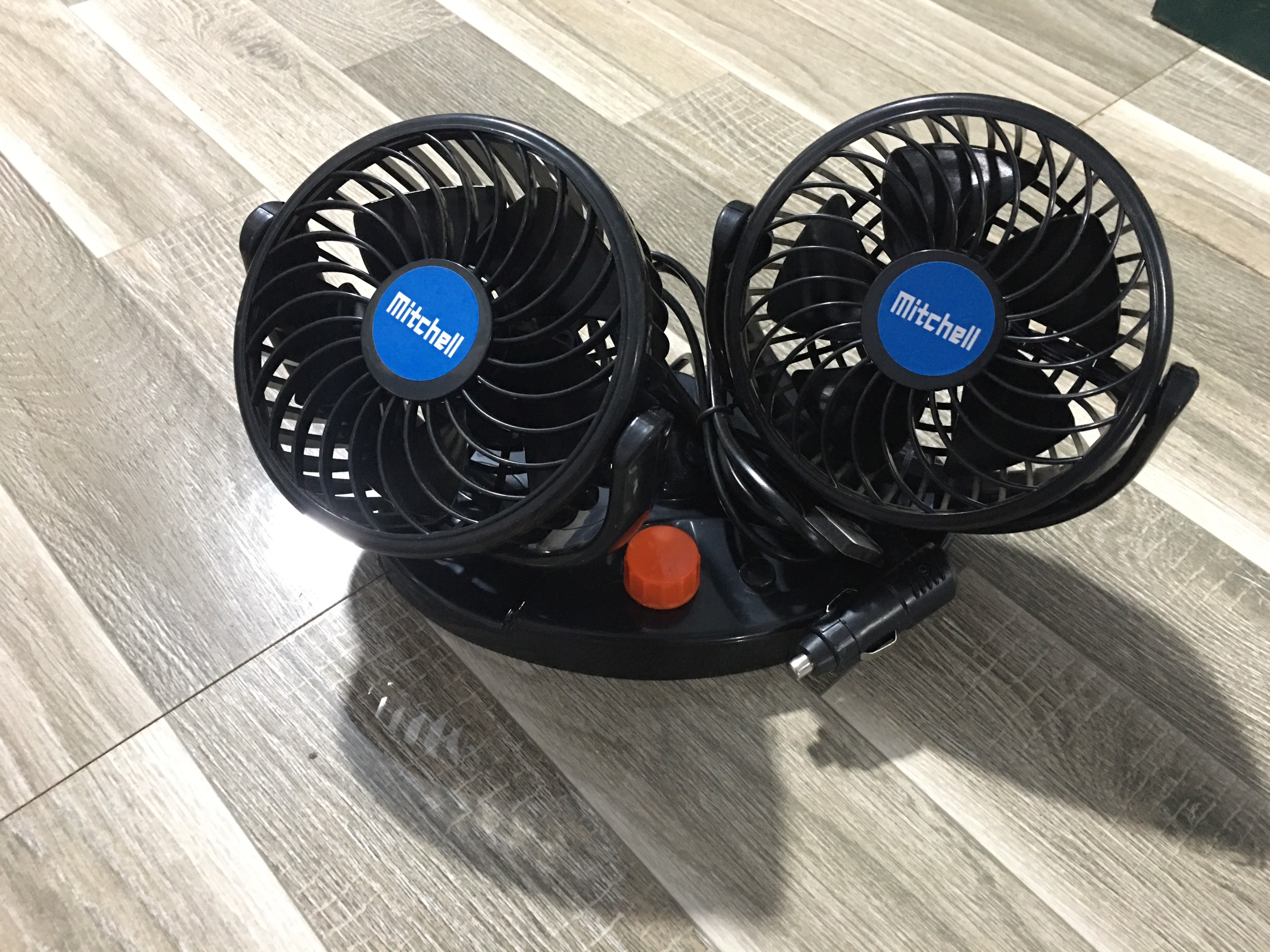 Sản phẩm gia đình làm: Quạt đôi to 24V