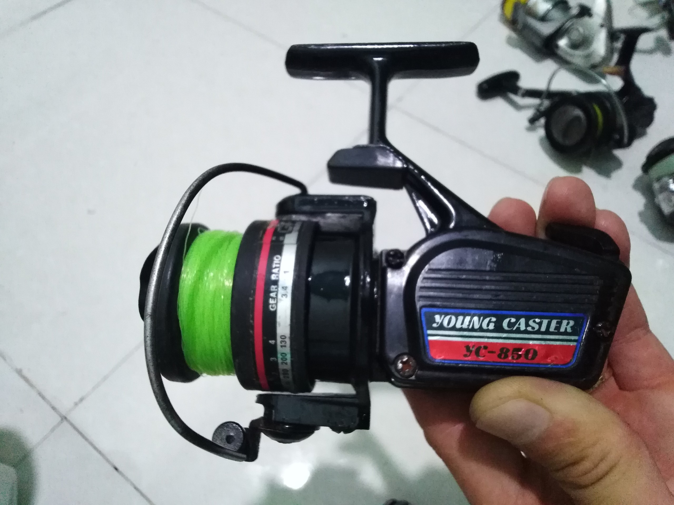 Máy câu bãi nhật Graphite spool 4000