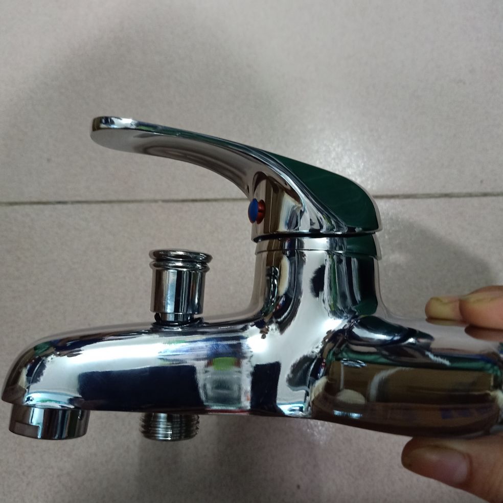 Củ sen tắm nóng lạnh Caesar