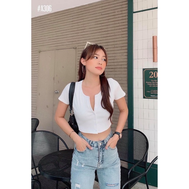 [HCM]ÁO CROPTOP NÚT GÀI